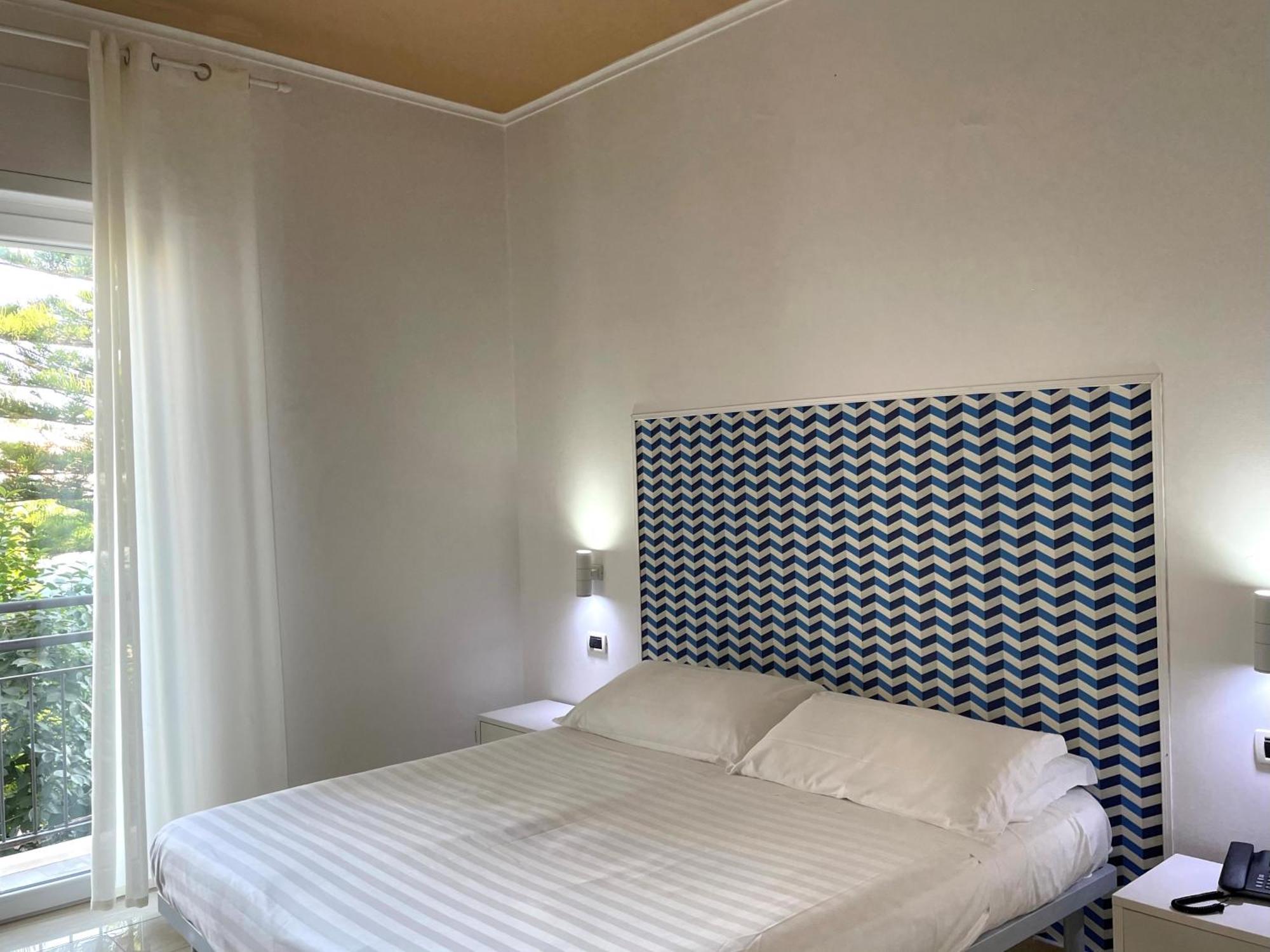 Aequa Hotel Vico Equense Zimmer foto